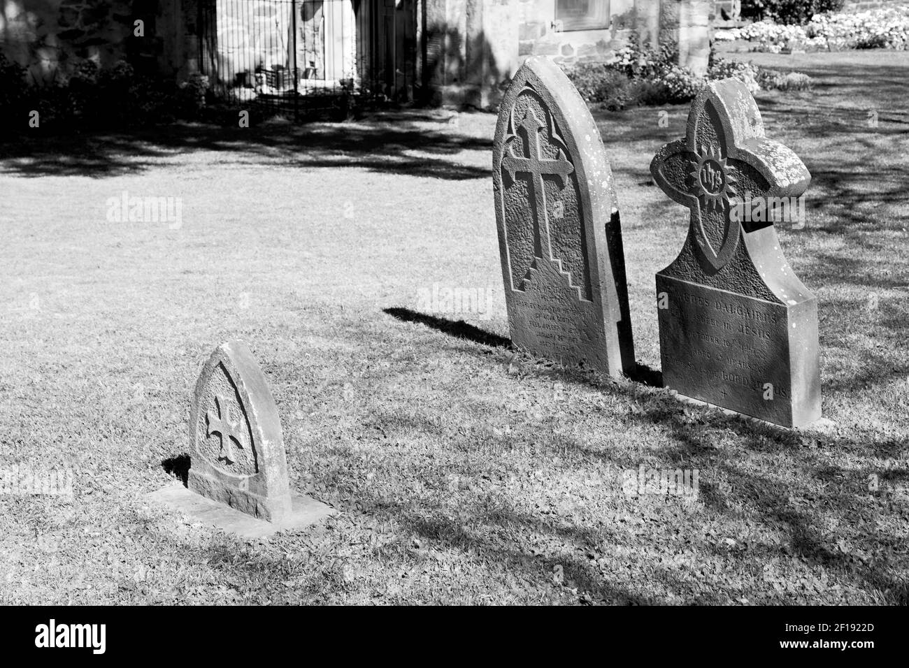 Highgate cemetery Black and White Stock Photos & Images Alamy