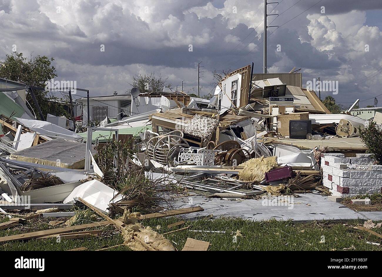 KRT US NEWS STORY SLUGGED WEASTORMS KRT PHOTOGRAPH BY MICHAEL PEREZ
