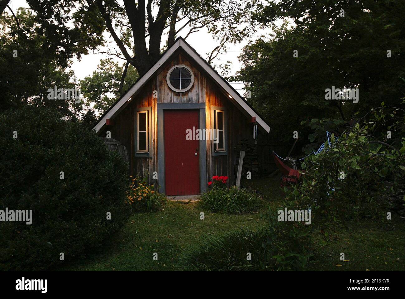 KRT LIFESTYLE STORY SLUGGED HOMEGARDENSHED KRT PHOTOGRAPH BY MARK