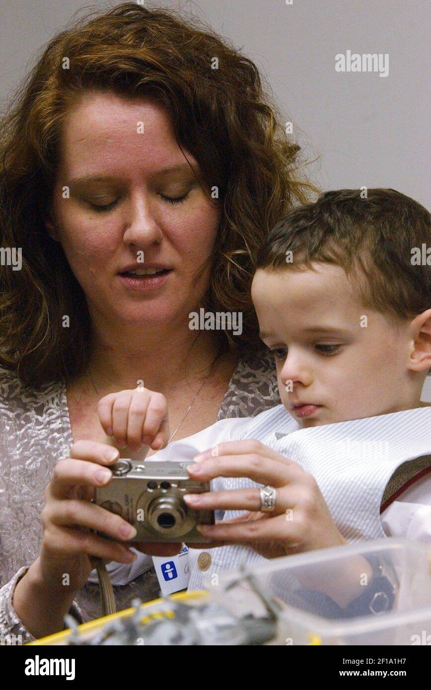 KRT LIFESTYLE STORY SLUGGED: FAM-NICUPHOTOS KRT PHOTO BY MIKE CARDEW ...