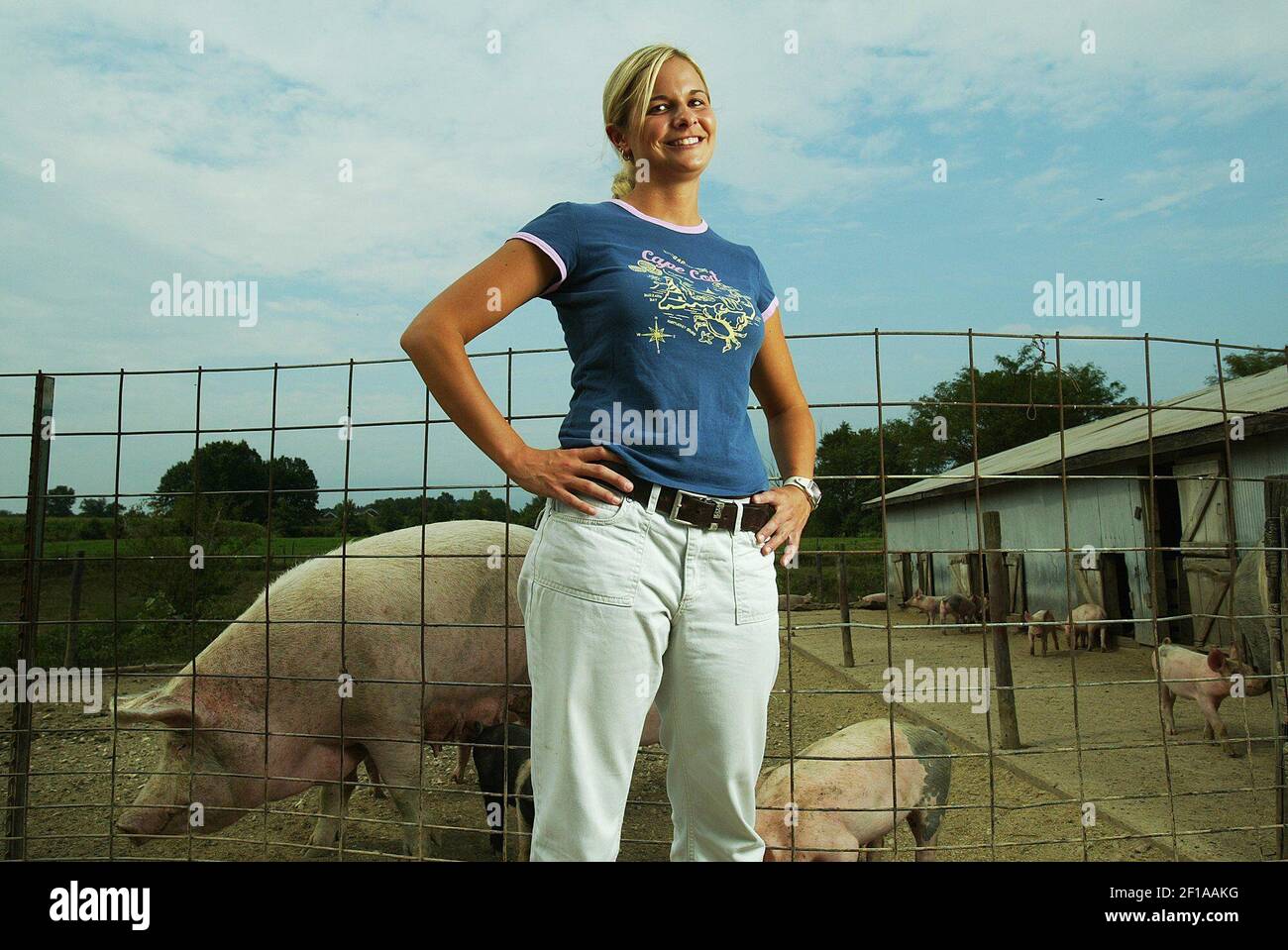 KRT US NEWS STORY SLUGGED CMPBARTERING KRT PHOTOGRAPH BY NORMAN NG