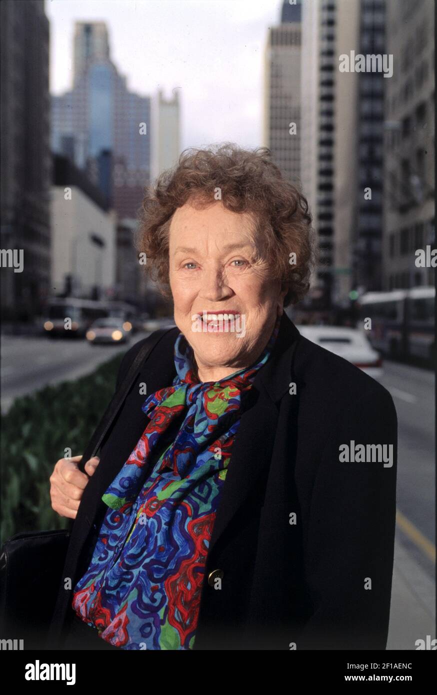 KRT US NEWS STORY SLUGGED JULIACHILD OBIT KRT PHOTO BY BOB FILA CHICAGO TRIBUNE August 19 Julia Child shown in this 1995 file photo died Friday August 13 2004 in her home in Montecito
