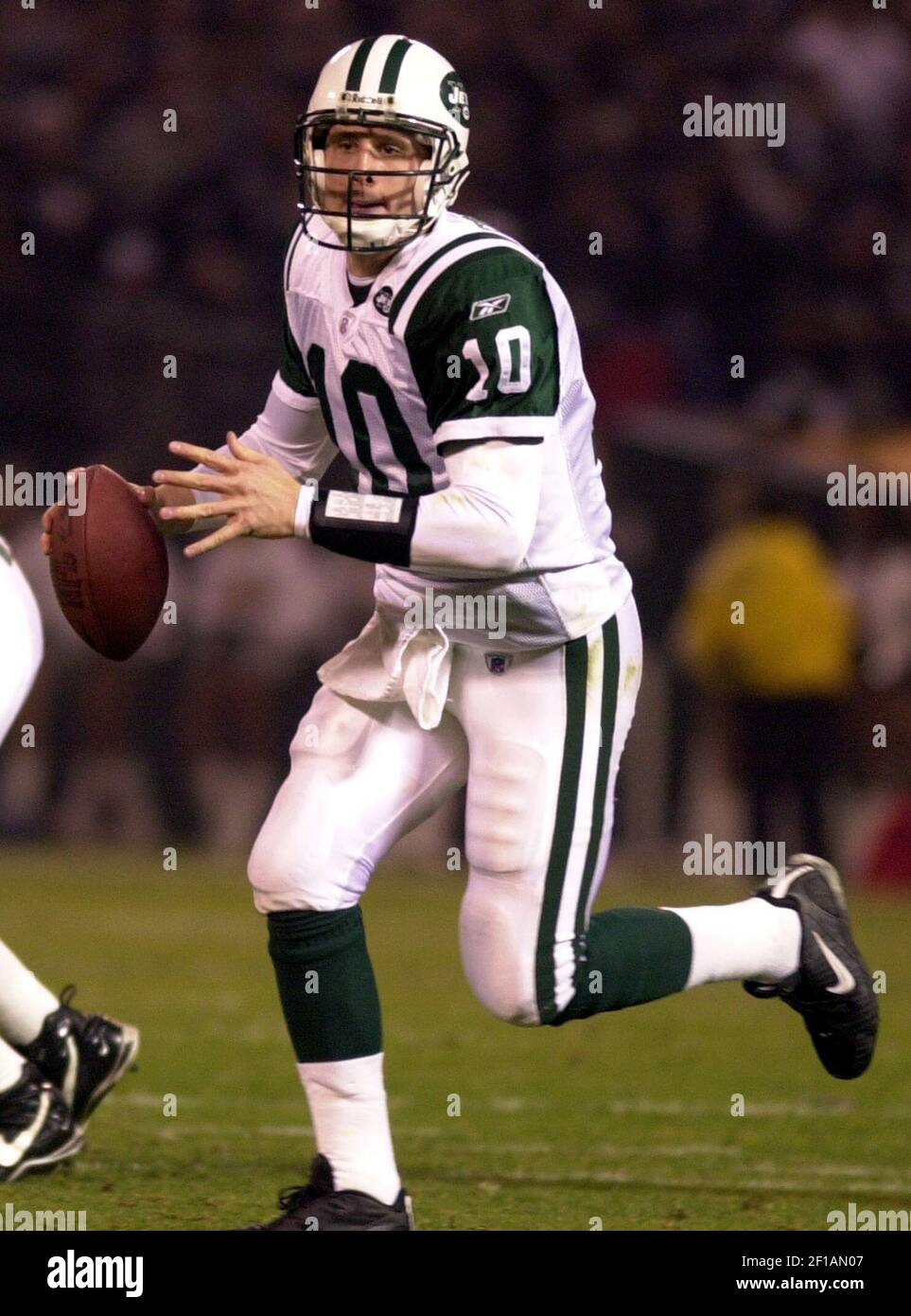 12 September 2004: New York Jets QB, Chad Pennington, during the Jets 31-24  victory over the Cincinnati Bengals at Giants Stadium in East Rutherford,  New Jersey. (Icon Sportswire via AP Images Stock Photo - Alamy