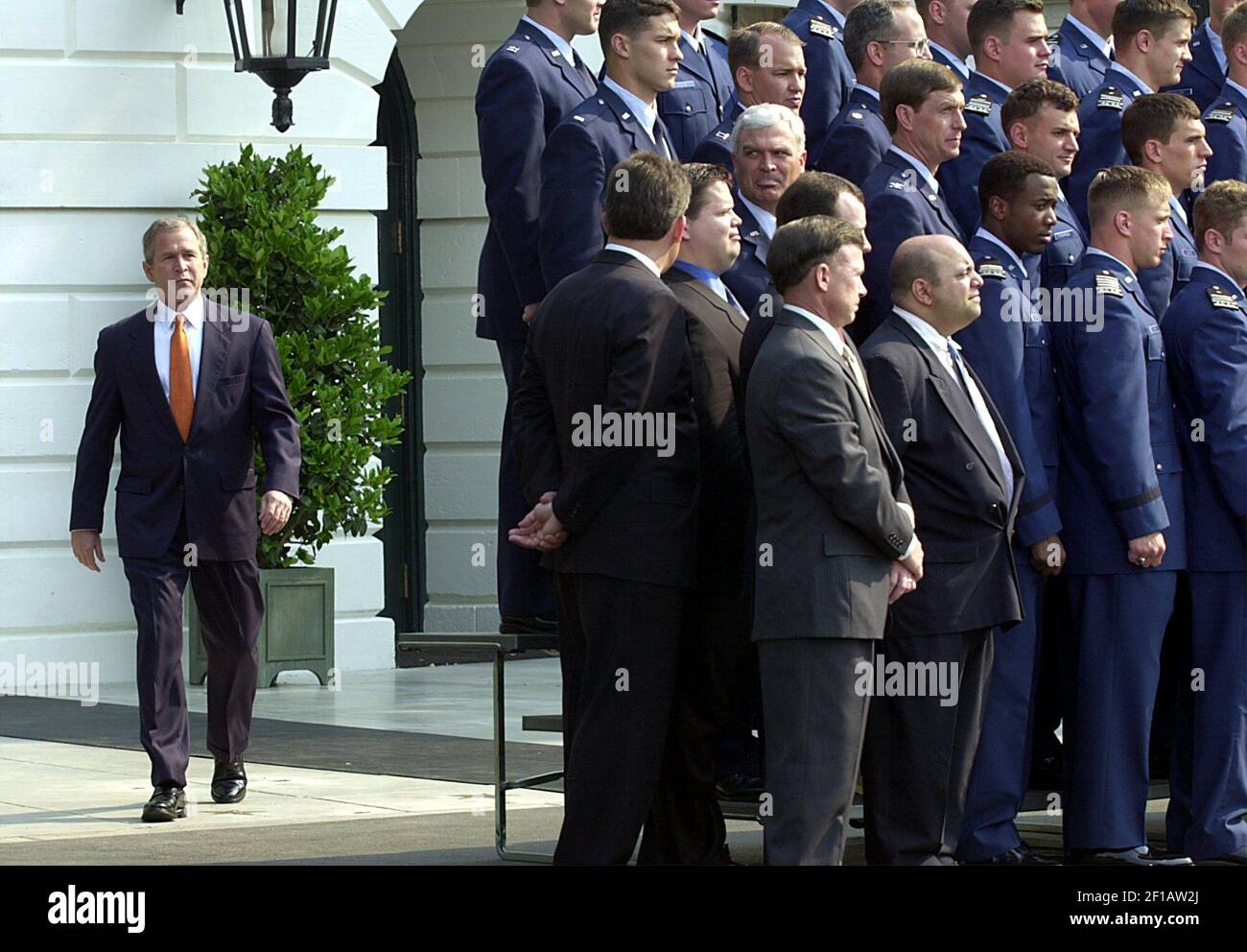 George bush airforce hi-res stock photography and images - Alamy