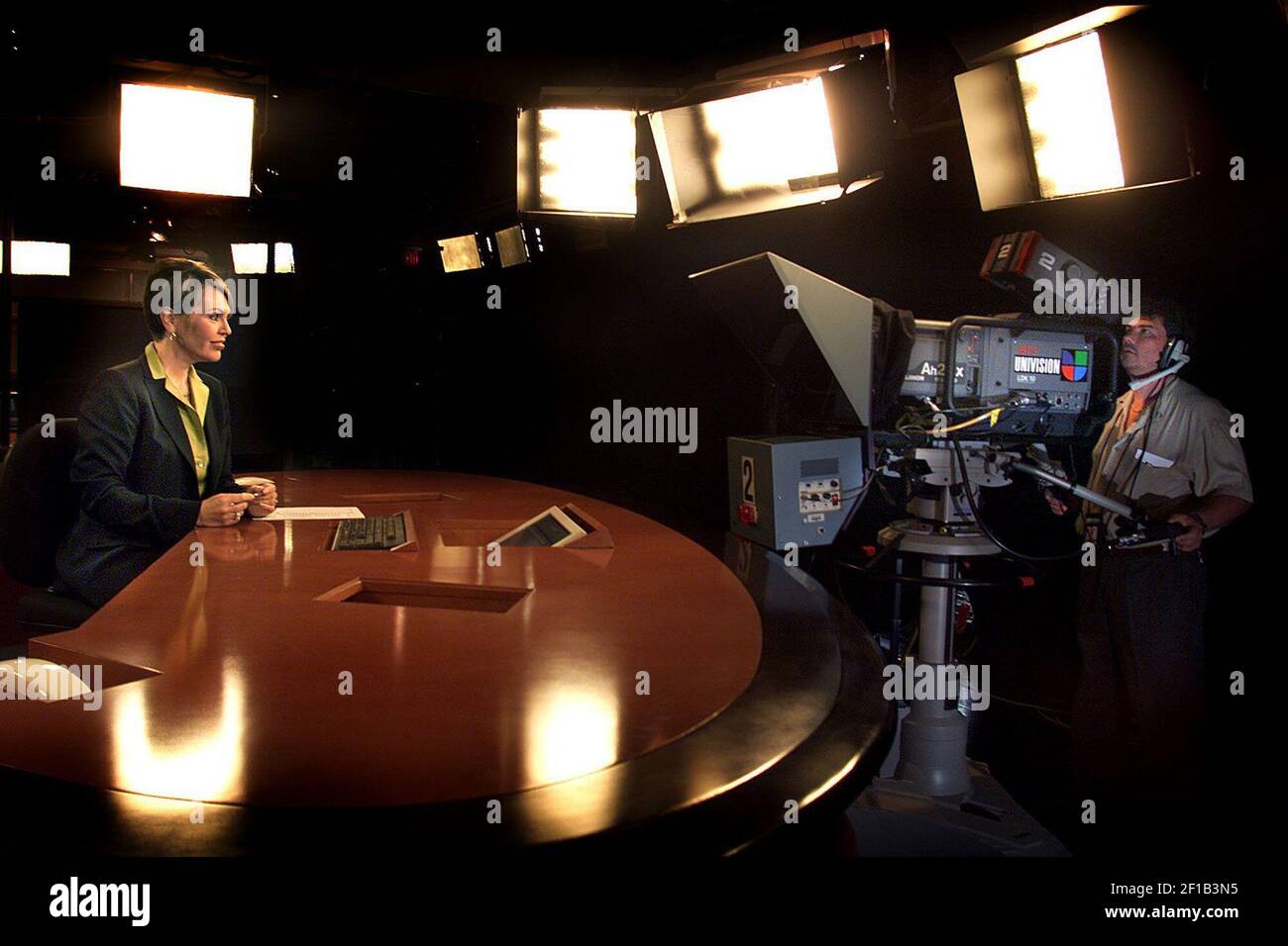 Journalist Saltan Rind KRT LIFESTYLE STORY SLUGGED: ANCHOR KRT PHOTO BY AL DIAZ/MIAMI HERALD ...