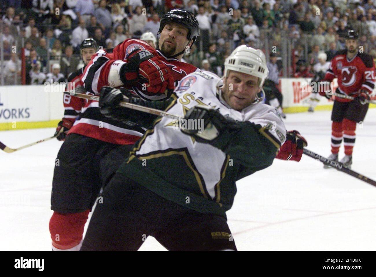 KRT SPORTS STORY SLUGGED: STANLEYCUP KRT PHOTOGRAPH BY DARRELL BYERS/FORT  WORTH STAR-TELEGRAM (DALLAS OUT) (June 11) New Jersey Devils' captain, and  game MVP, Scott Stevens is the first to lift the Stanley