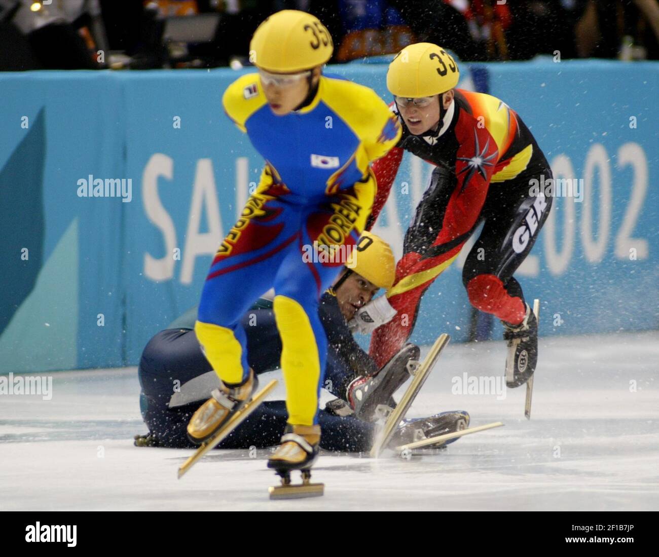NO MAGS, NO SALES -- KRT SPORTS STORY SLUGGED: OLY-SHORTTRACK KRT  PHOTOGRAPH BY ERICH SCHLEGEL/DALLAS MORNING NEWS (February 20) SALT LAKE  CITY, UT-- (THIRD IN A SERIES OF 4) Germany's Andre