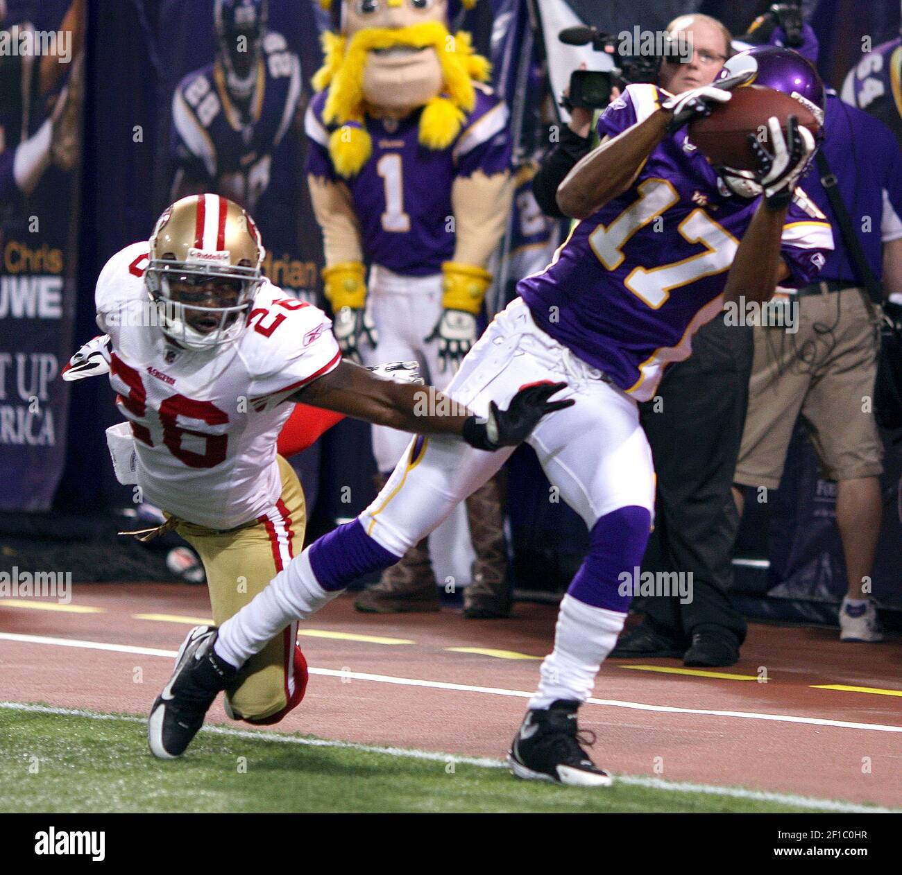 29.09.2013 London, England. Vikings WR Greg Jennings scores the first TD of  the game, during the 7th NFL International Series game in London with, The  Pittsburgh Steelers versus The Minnesota Vikings. From