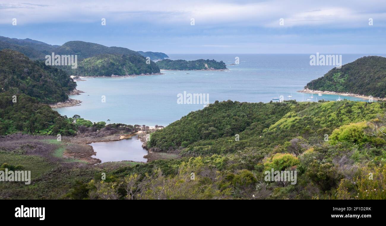 Tropical coast with inlets and peninsulas, shot in Abel Tasman National Park, New Zealand Stock Photo
