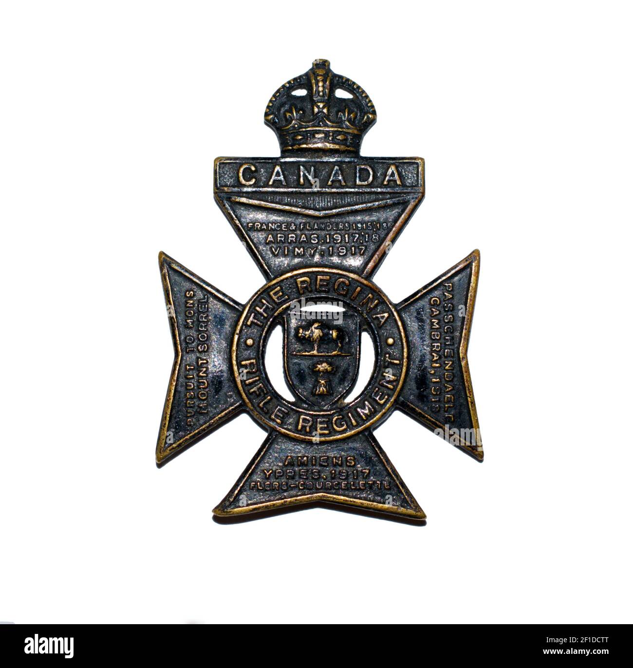 A cap badge of the The Regina Rifle Regiment c. 1940-1952. Stock Photo