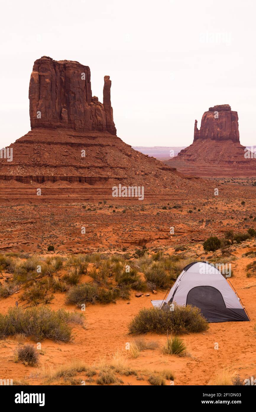 Navajo tent hi-res stock photography and images - Alamy