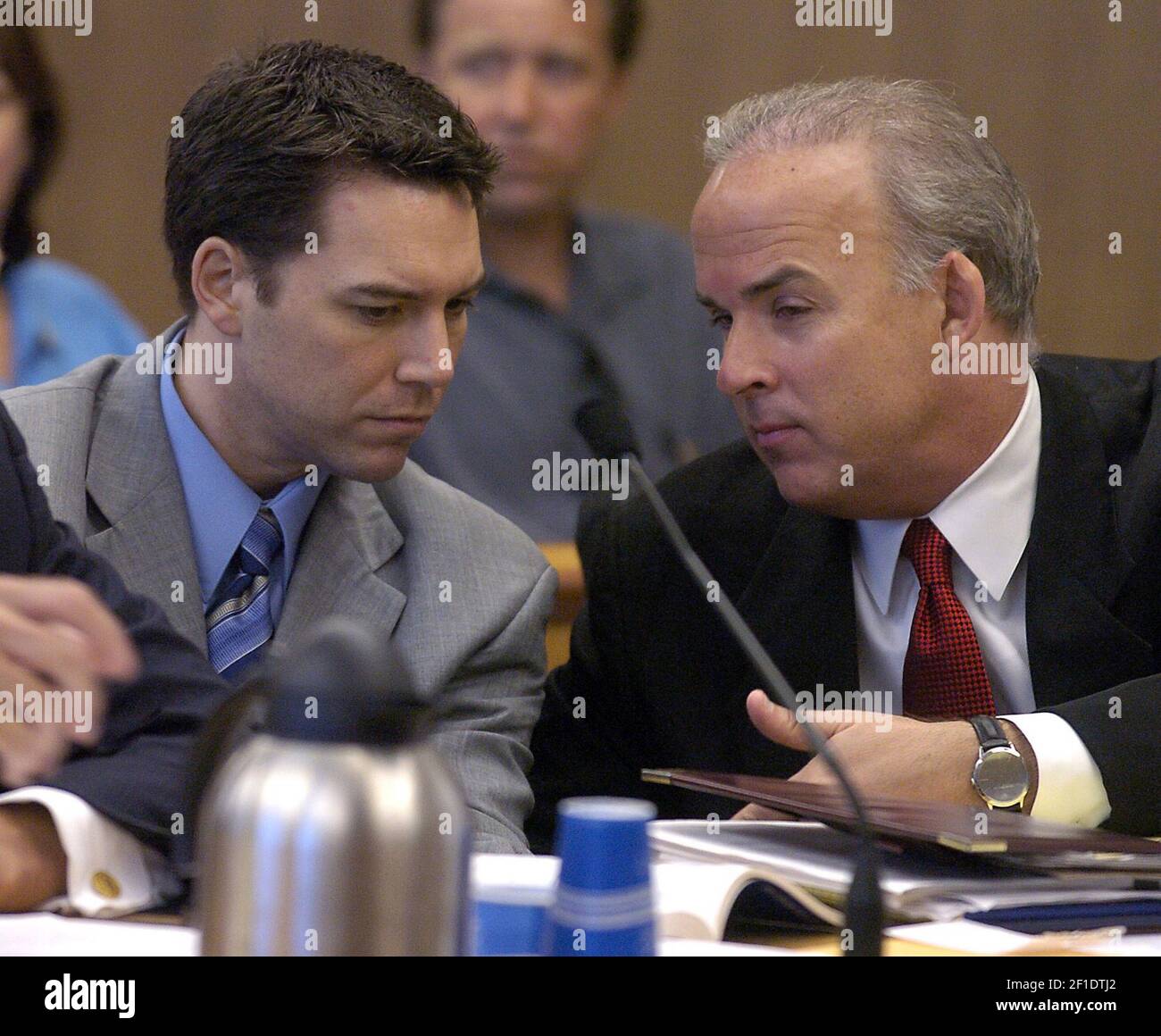 Pat Harris Defendant Scott Peterson, left, and defense attorney Pat Harris talk