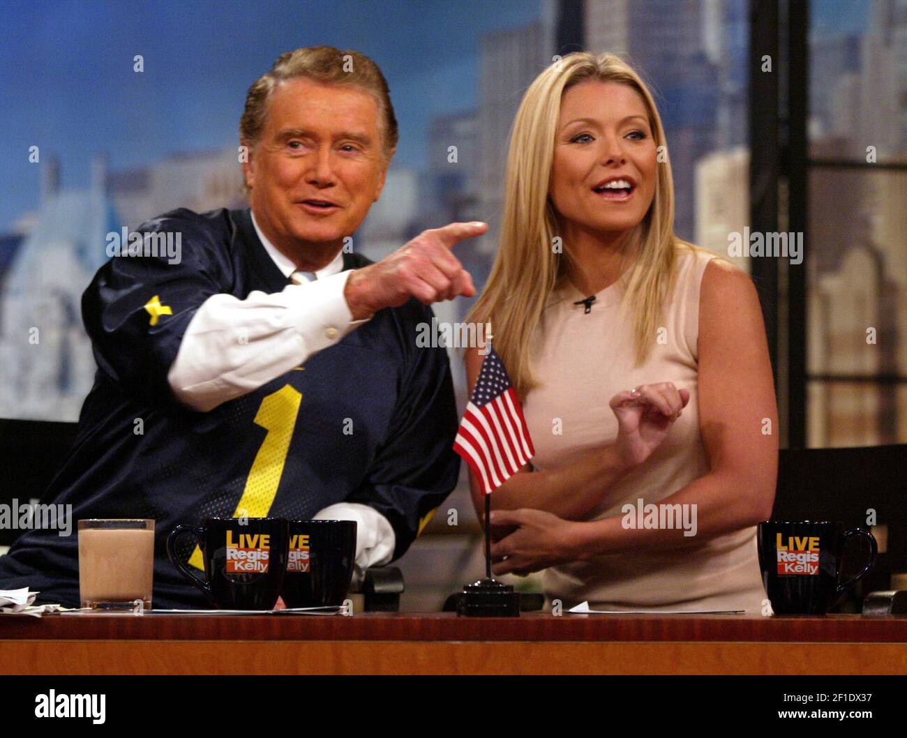 Sep 16, 2003; New York, NY; Regis Philbin and Kelly Ripa on the set of 'LIVE with Regis and Kelly' at the ABC studios in Manhattan. Mandatory Credit: Eileen Blass-USA TODAY/Sipa USA Stock Photo