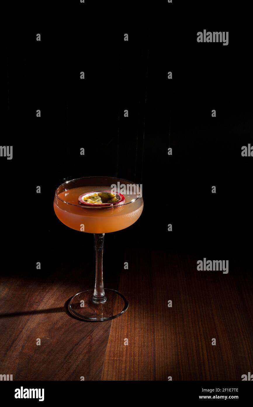 Passionfruit martini hi-res stock photography and images - Alamy