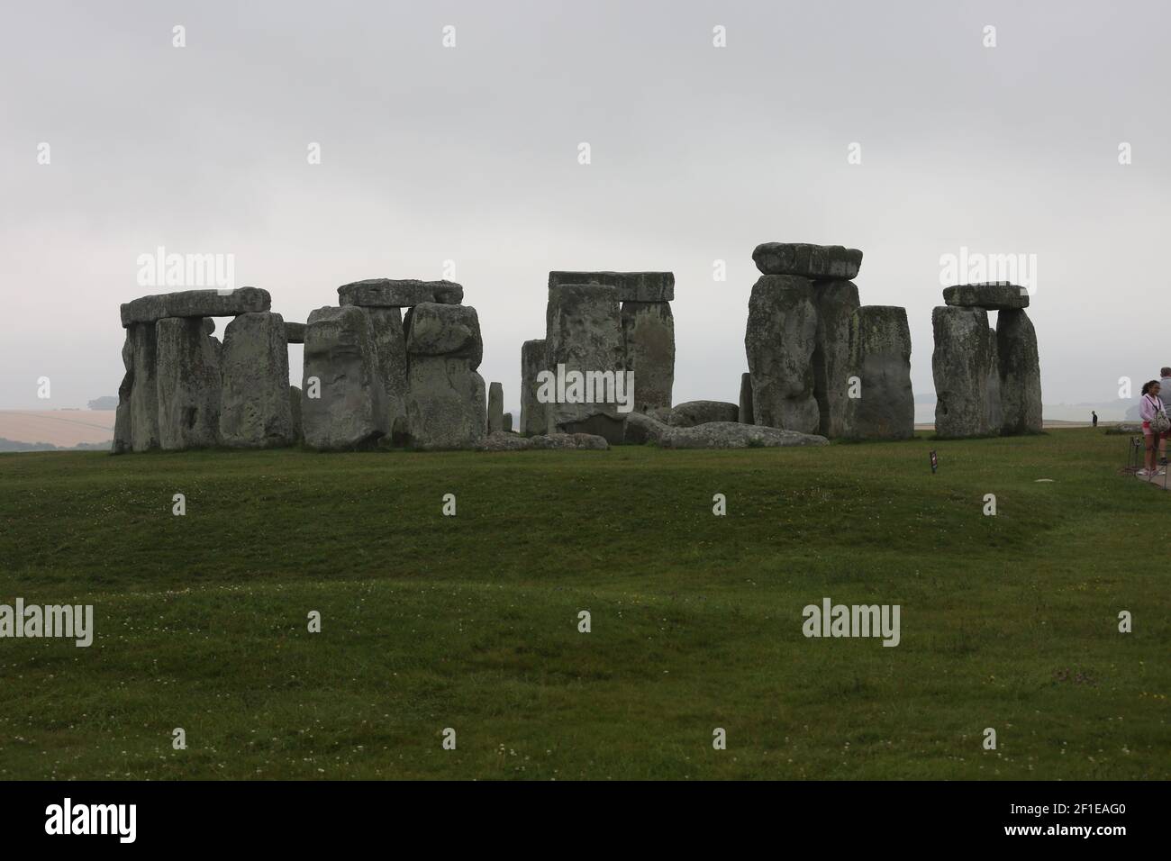 moeder onwettig hotel Stonehenge, Salisbury Plain, Wiltshire, England, UK It consists of an outer  ring of vertical Sarsen standing stones, each around 13 feet high, seven  feet wide, and weighing around 25 tons, topped by