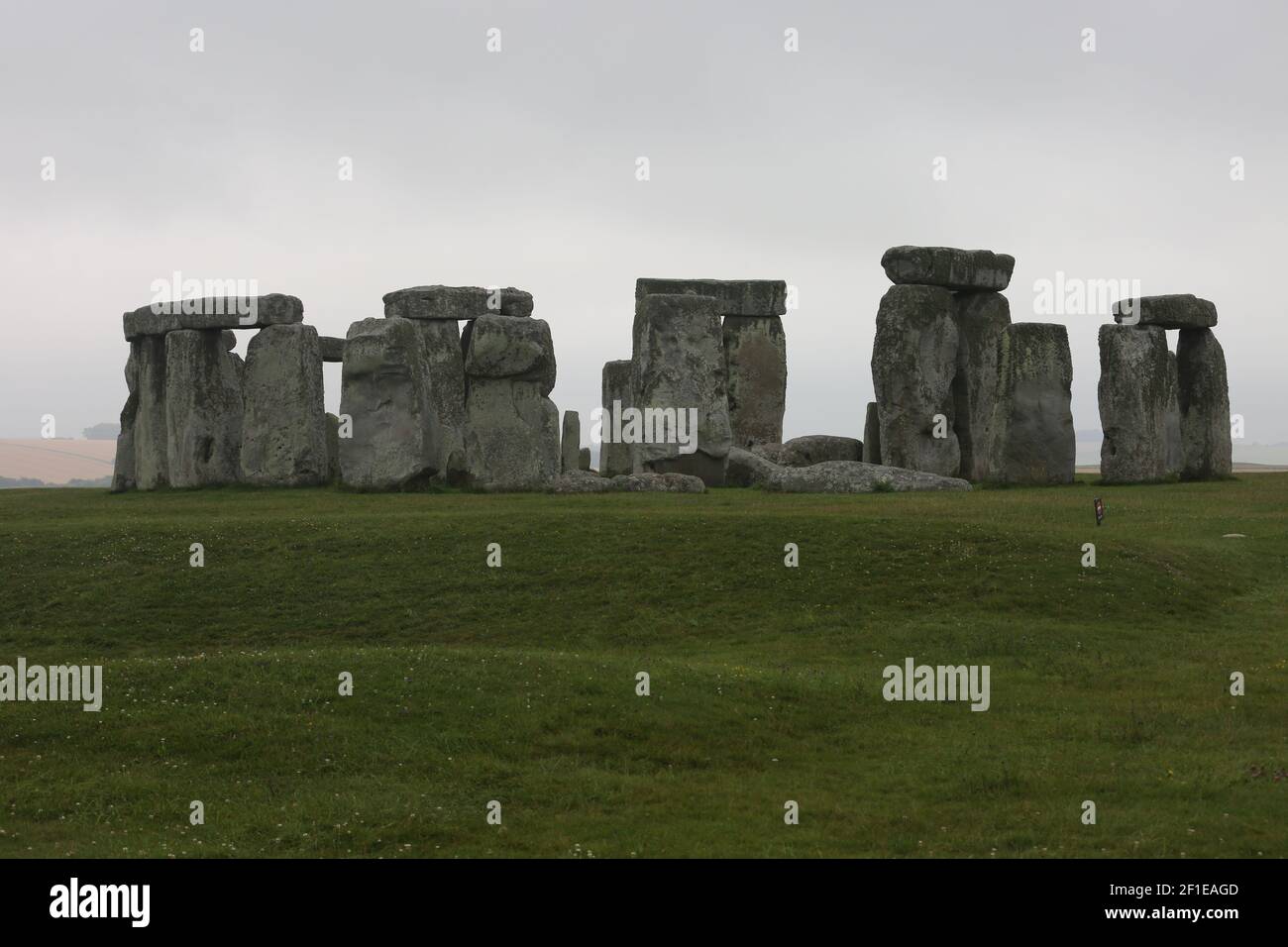 moeder onwettig hotel Stonehenge, Salisbury Plain, Wiltshire, England, UK It consists of an outer  ring of vertical Sarsen standing stones, each around 13 feet high, seven  feet wide, and weighing around 25 tons, topped by