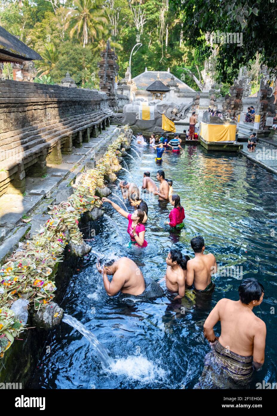 Bathers at the Tirta Empul Temple, Bali, Indonesia Stock Photo Alamy