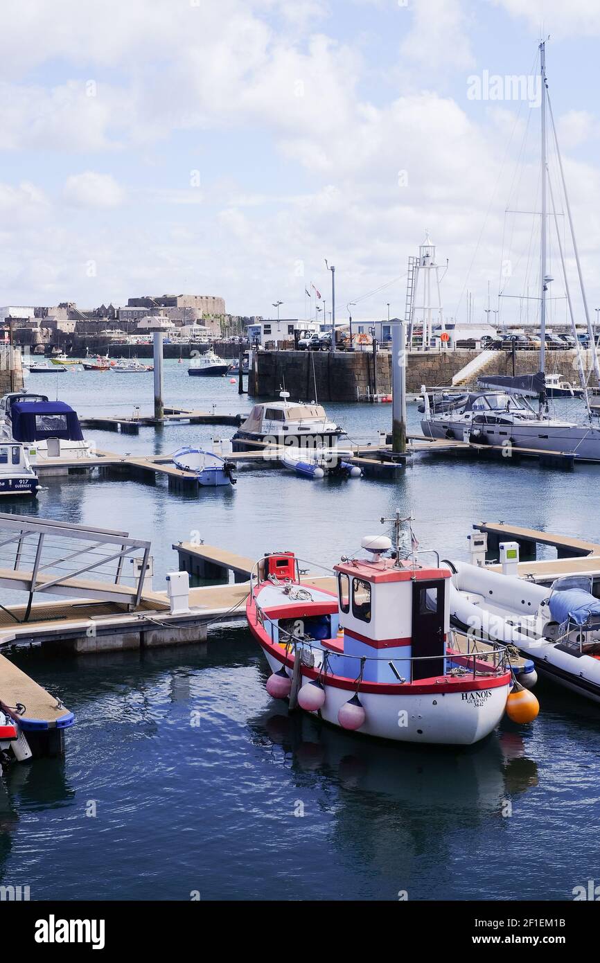 Page 4 St Peter Port Harbour In Guernsey High Resolution Stock Photography And Images Alamy