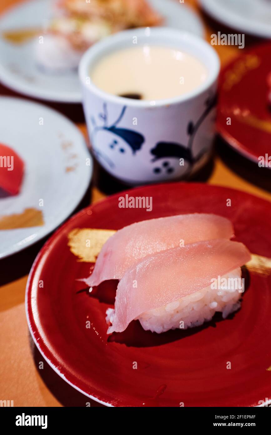 Conveyor belt sushi hi-res stock photography and images - Alamy