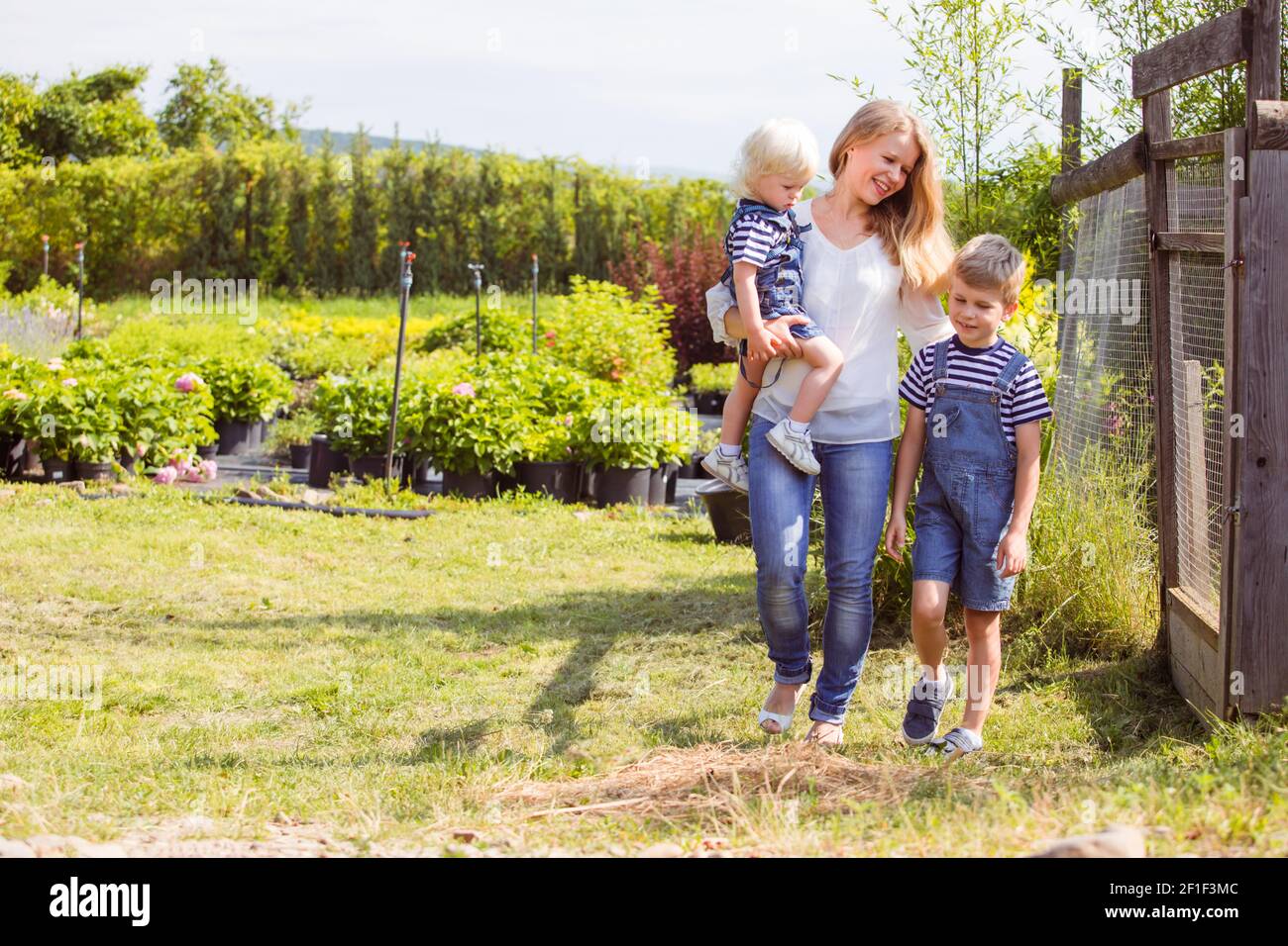 Outdoor summer day garden child hi-res stock photography and images - Alamy