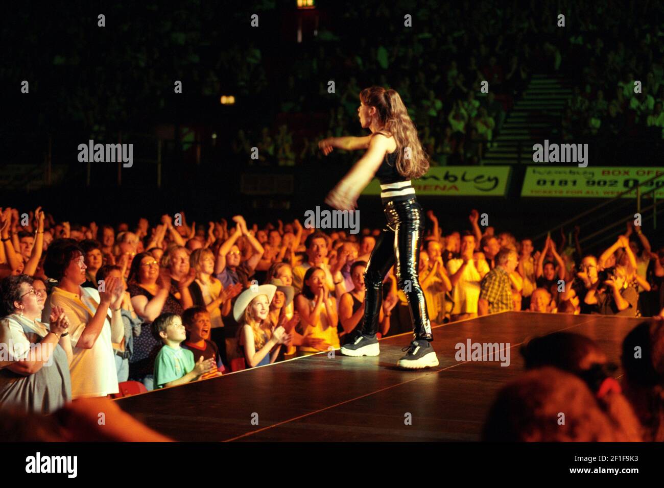 Shania Twain in concert at Wembley Arena in London, UK. 8th July 1999 Stock Photo