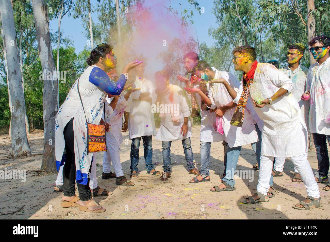 holi in west bengal