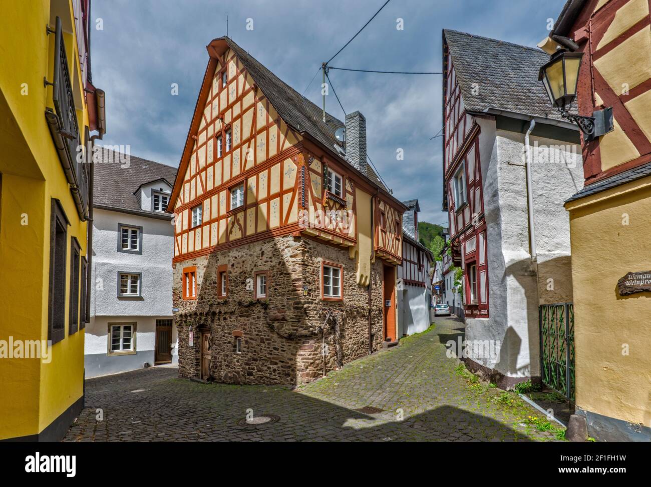 Half timber houses old hires stock photography and images Alamy