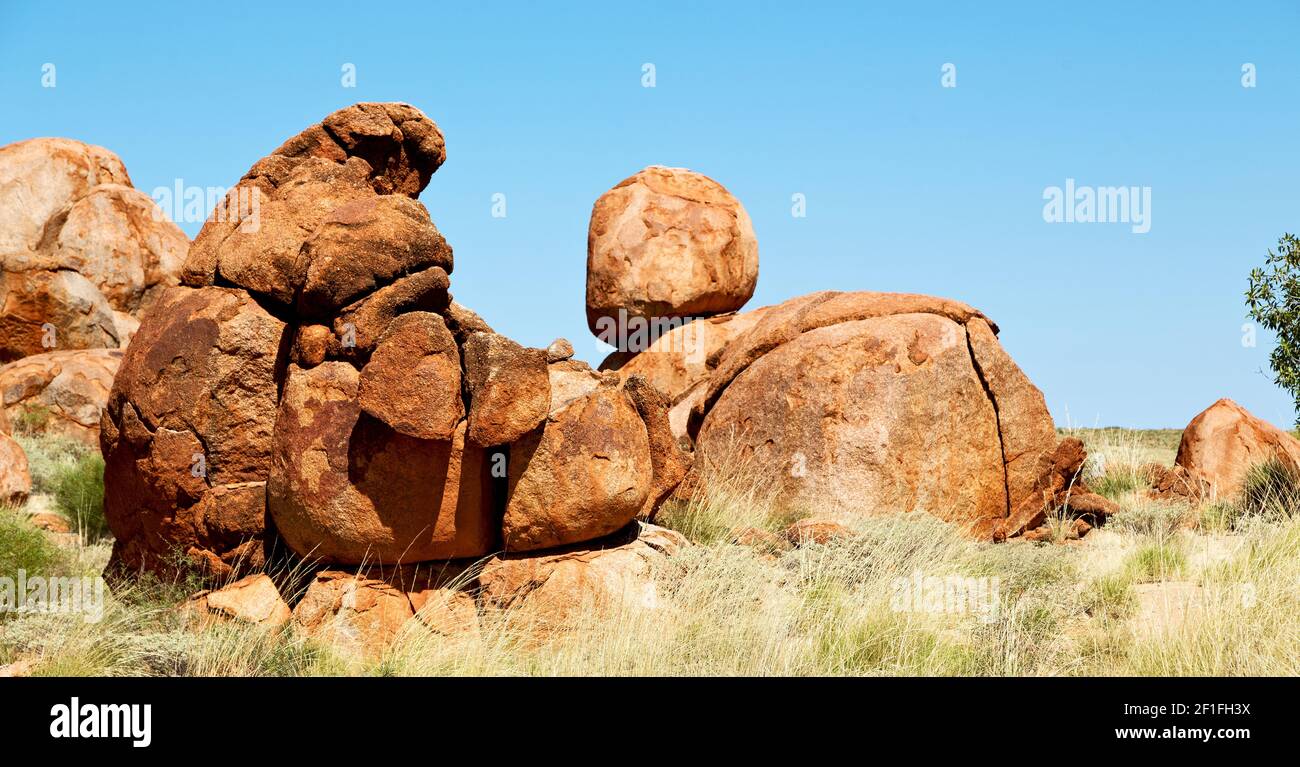 Red black granite boulders hi-res stock photography and images - Alamy