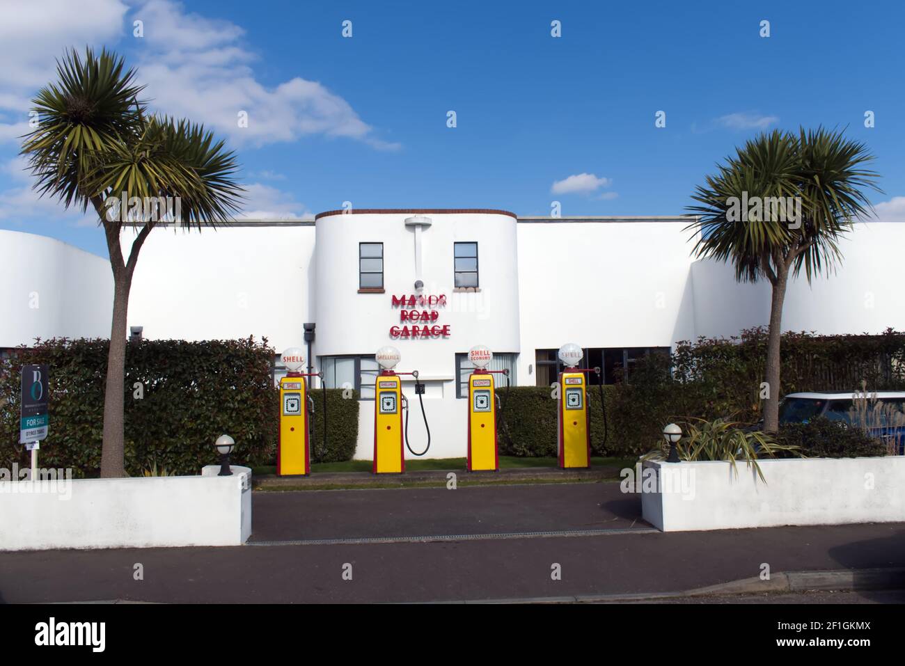 Art Deco Garage High Resolution Stock Photography and Images Alamy