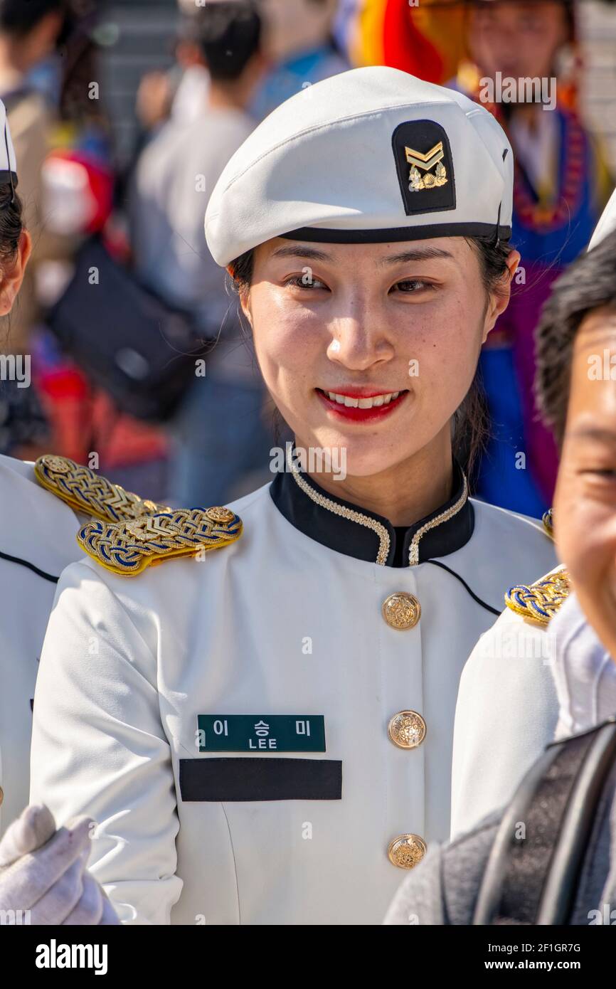 Seoul, South Korea. 27th May, 2017. Members of the South Korean