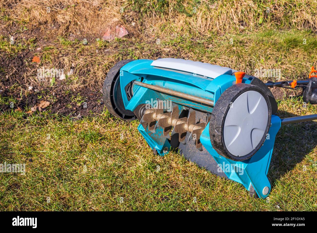 Electric garden aerator outlet