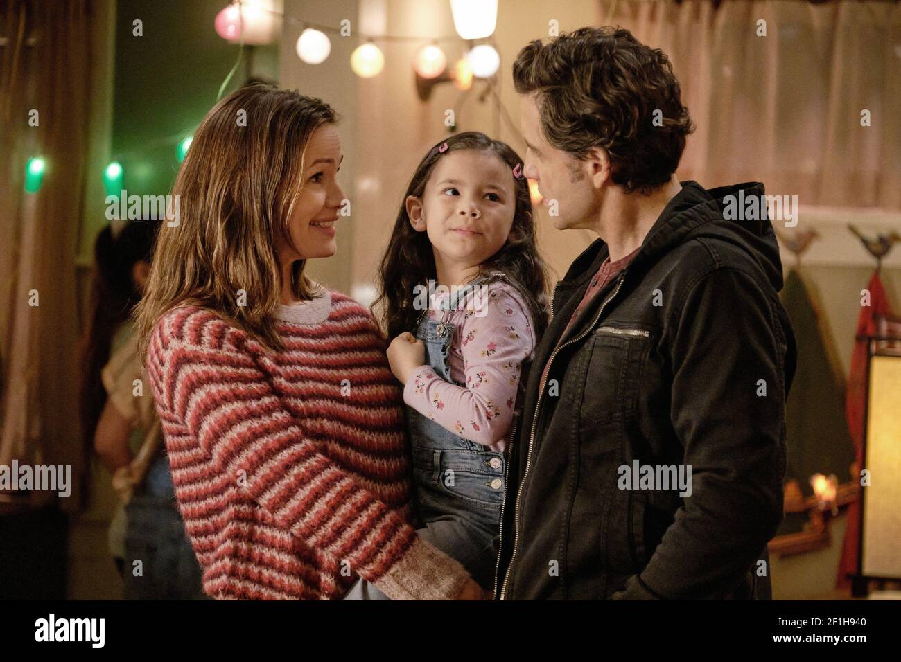 YES DAY, from left: Jennifer Garner, Everly Carganilla, Edgar Ramirez