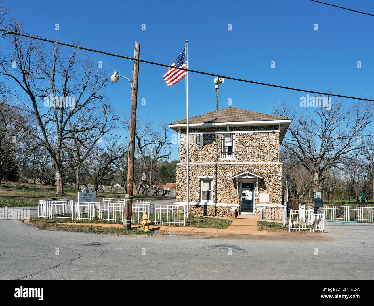 Small town city hall or town hall building exterior in Wilton, Shelby County, Alabama, USA. Stock Photo