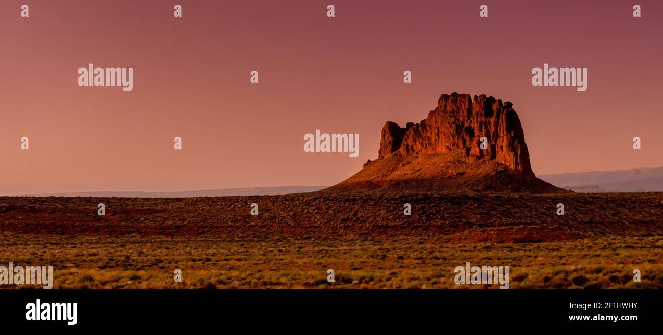 Desert Rocks Single Dusk scenery in mesa hi-res stock photography and images - Alamy