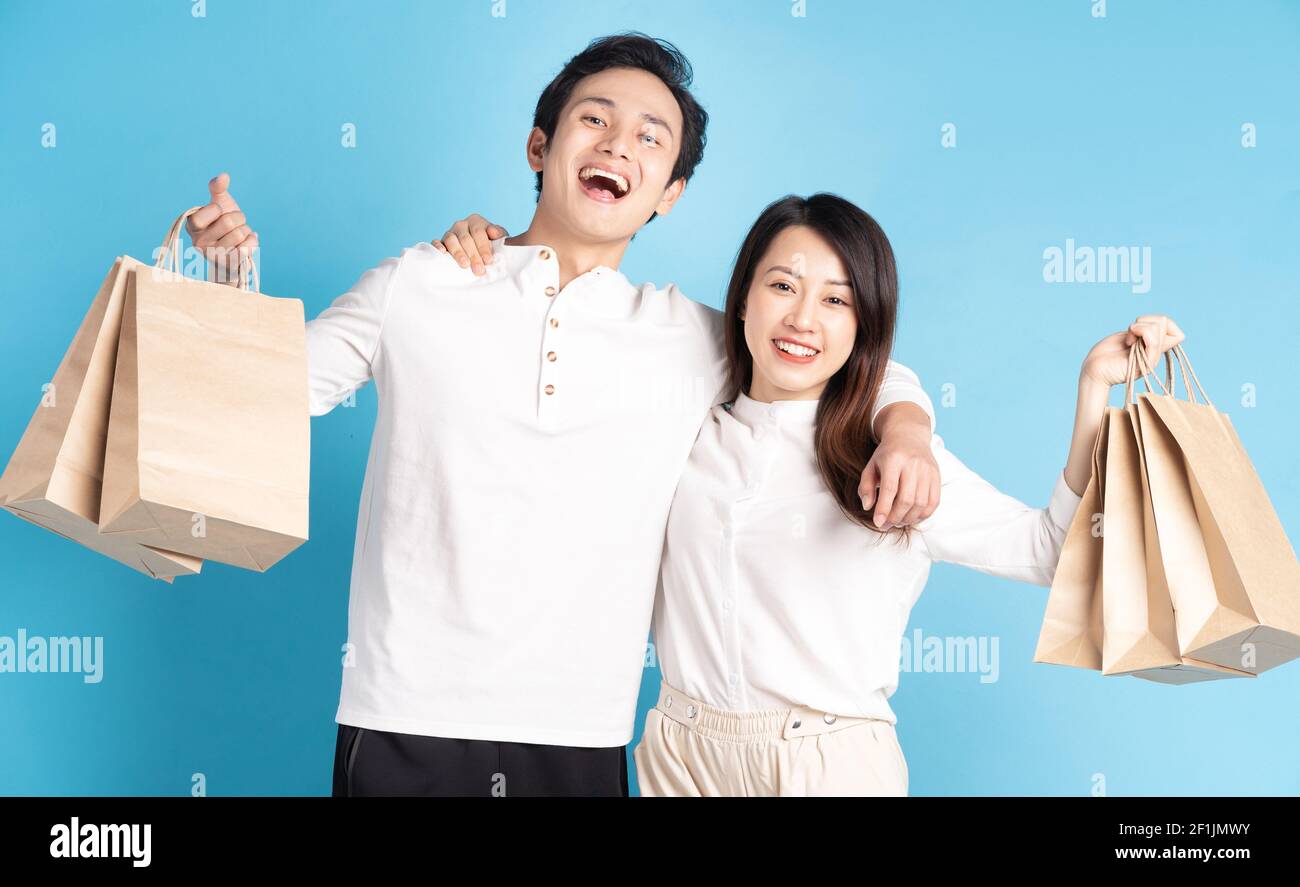 Asian chinese girl going shopping hi-res stock photography and images ...