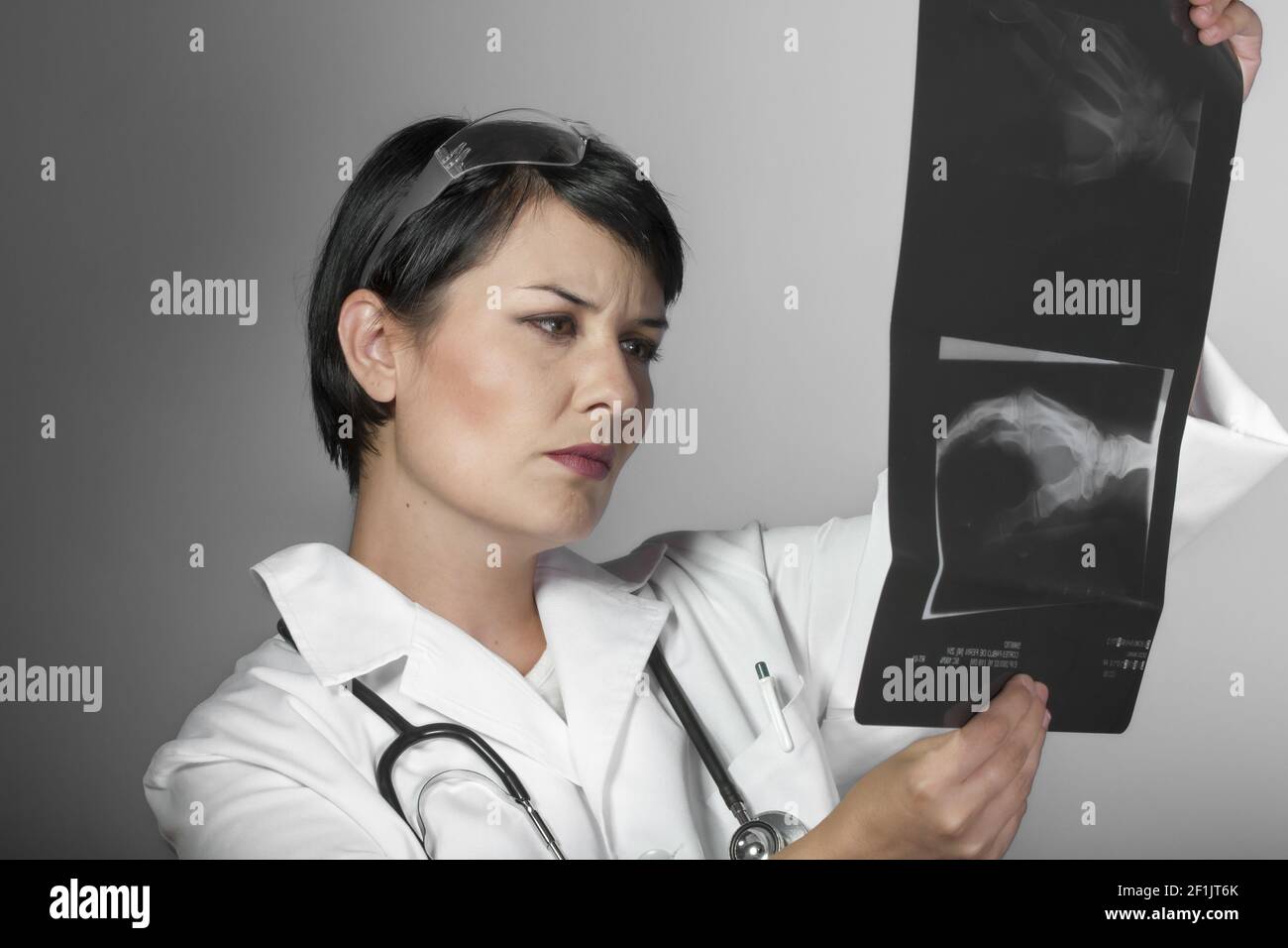 Female lab coat equipment hi-res stock photography and images - Alamy