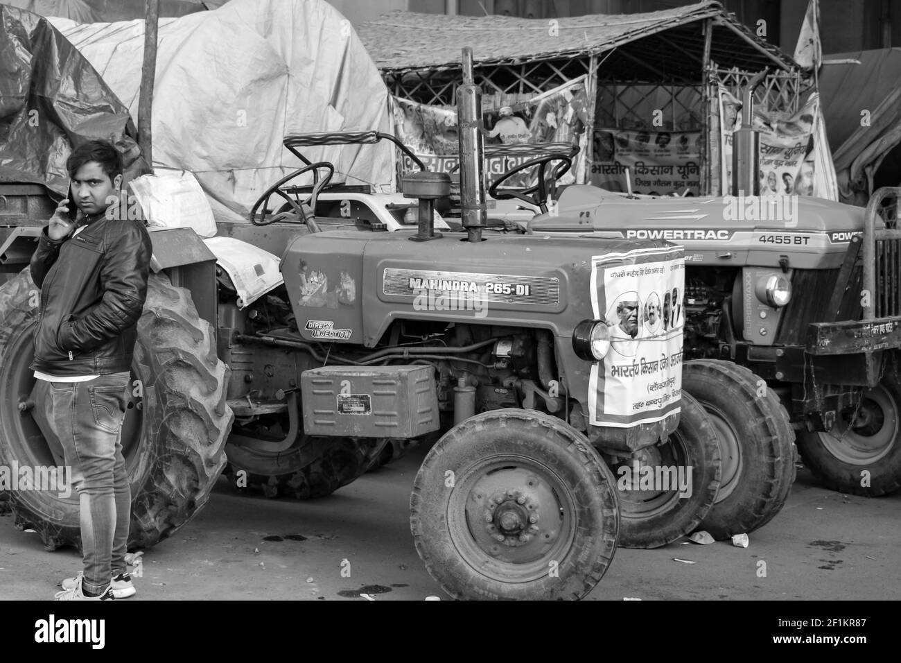 Gazipur, Delhi, India – December 25 2020 : Farmer Tractors parked at Delhi border where Indian Sikh and Hindu Farmers from Punjab, Uttar Pradesh and U Stock Photo