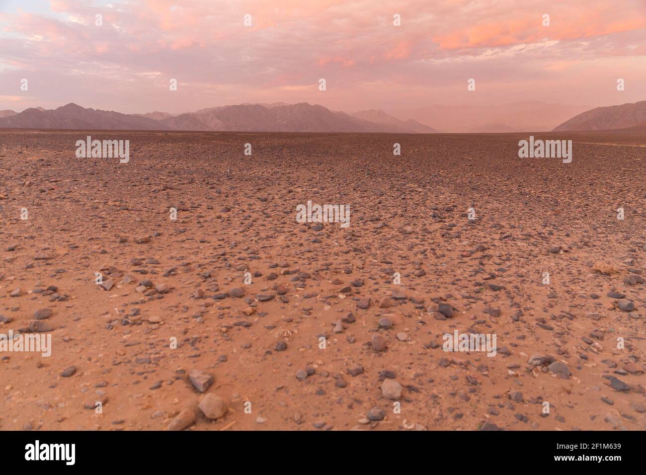 Mars. Desert surface with mountain views Stock Photo Alamy