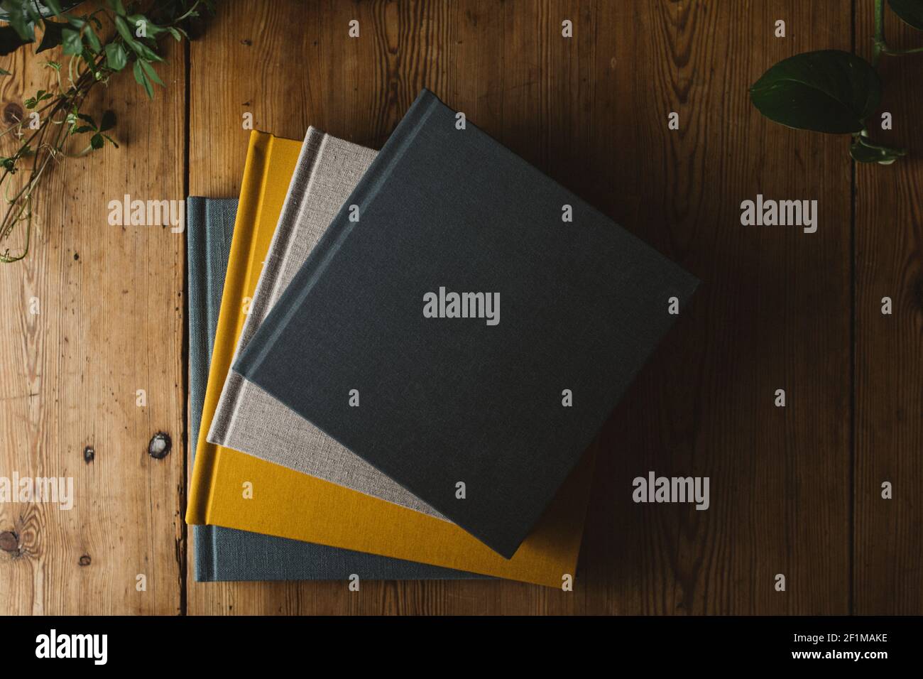 Stack of notepads Stock Photo - Alamy