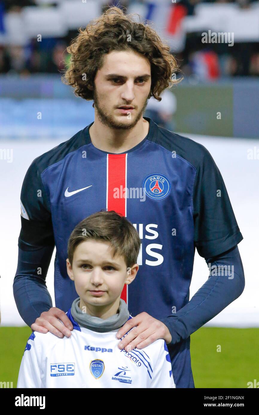 Adrien Rabiot (psg) during the French Championship Ligue 1 football match  between Paris Saint Germain and ES Troyes AC on November 28, 2015 at Parc  des Princes stadium in Paris, France. Photo, image size:866x1390
