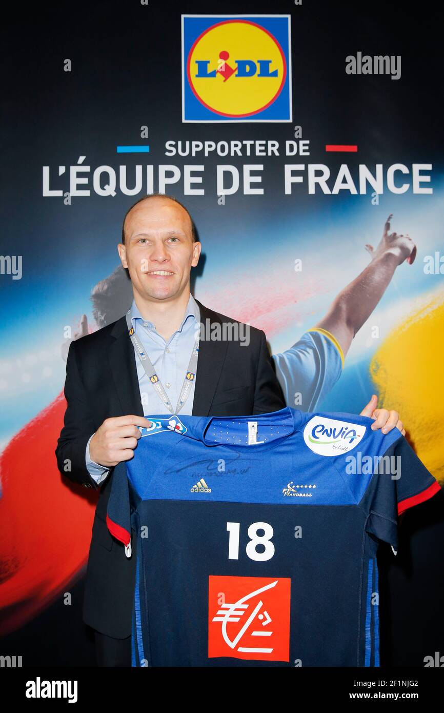 Michel Biero (Gerant achats Lidl) at press conference of the next Handball  Mondial 2017 organised in France, on January 5, 2016 at Tour Montparnasse  in Paris, France - Photo Stephane Allaman / DPPI Stock Photo - Alamy