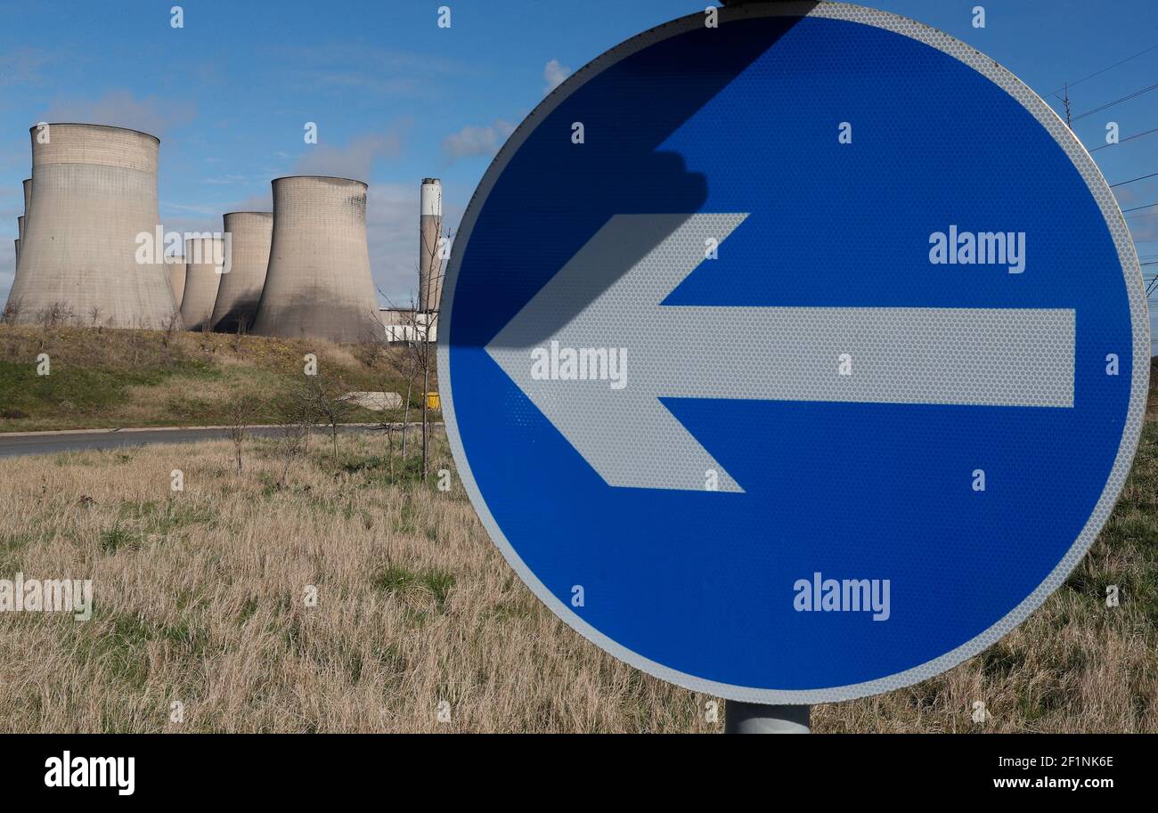 Ratcliffe-on-Soar, Nottinghamshire, UK. 9th March 2021. A road sign stands near Ratcliffe-on-Soar Power Station as Rushcliffe Borough Council is to discuss an expression of interest for UniperÕs coal-powered Power Station site to accommodate a nuclear fusion reactor when it is decommissioned in 2025. Credit Darren Staples/Alamy Live News. Stock Photo