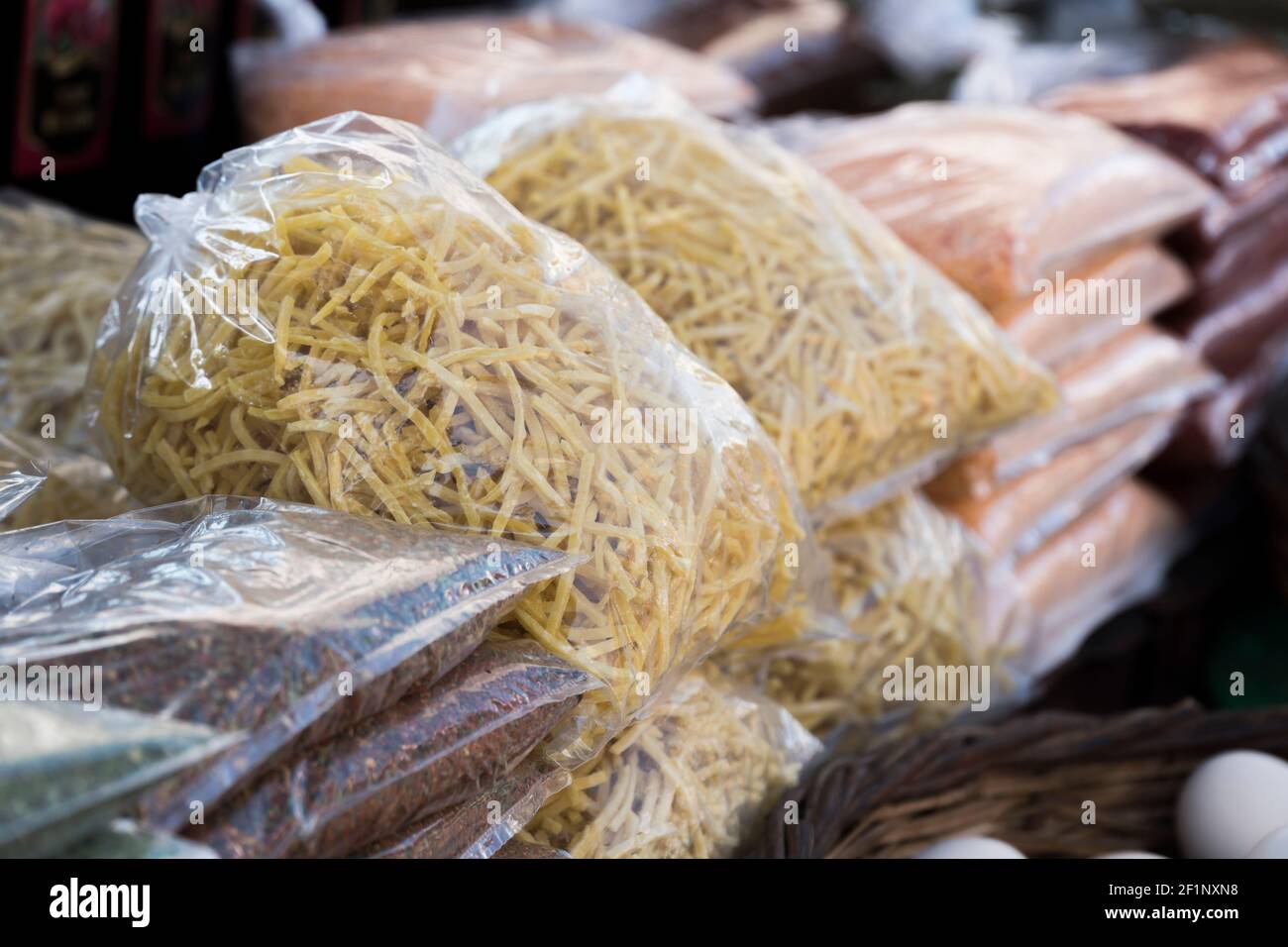 Pasta store hi-res stock photography and images - Alamy