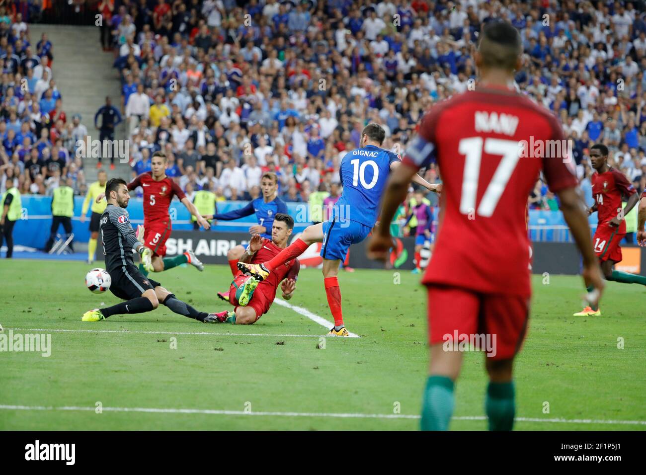 Andre-Pierre Gignac (FRA) kicked the ball and missed to score it, Jose Fonte (POR), Rui Patricio (POR), Raphael Guerreiro (POR) during the UEFA Euro 2016, Final football match between Portugal and France on July 10, 2016 at Stade de France in Saint-Denis, France - Photo Stephane Allaman / DPPI Stock Photo