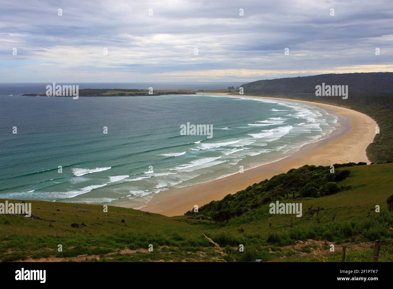 Beautiful empty beach in New Zealands South Island Stock Photo - Alamy
