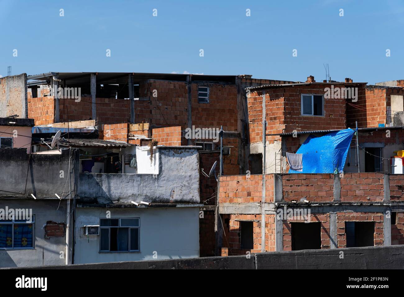 Slum houses hi-res stock photography and images - Alamy