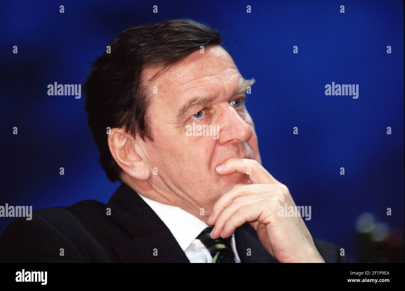 German chancellor gerhard schroder hi-res stock photography and images ...