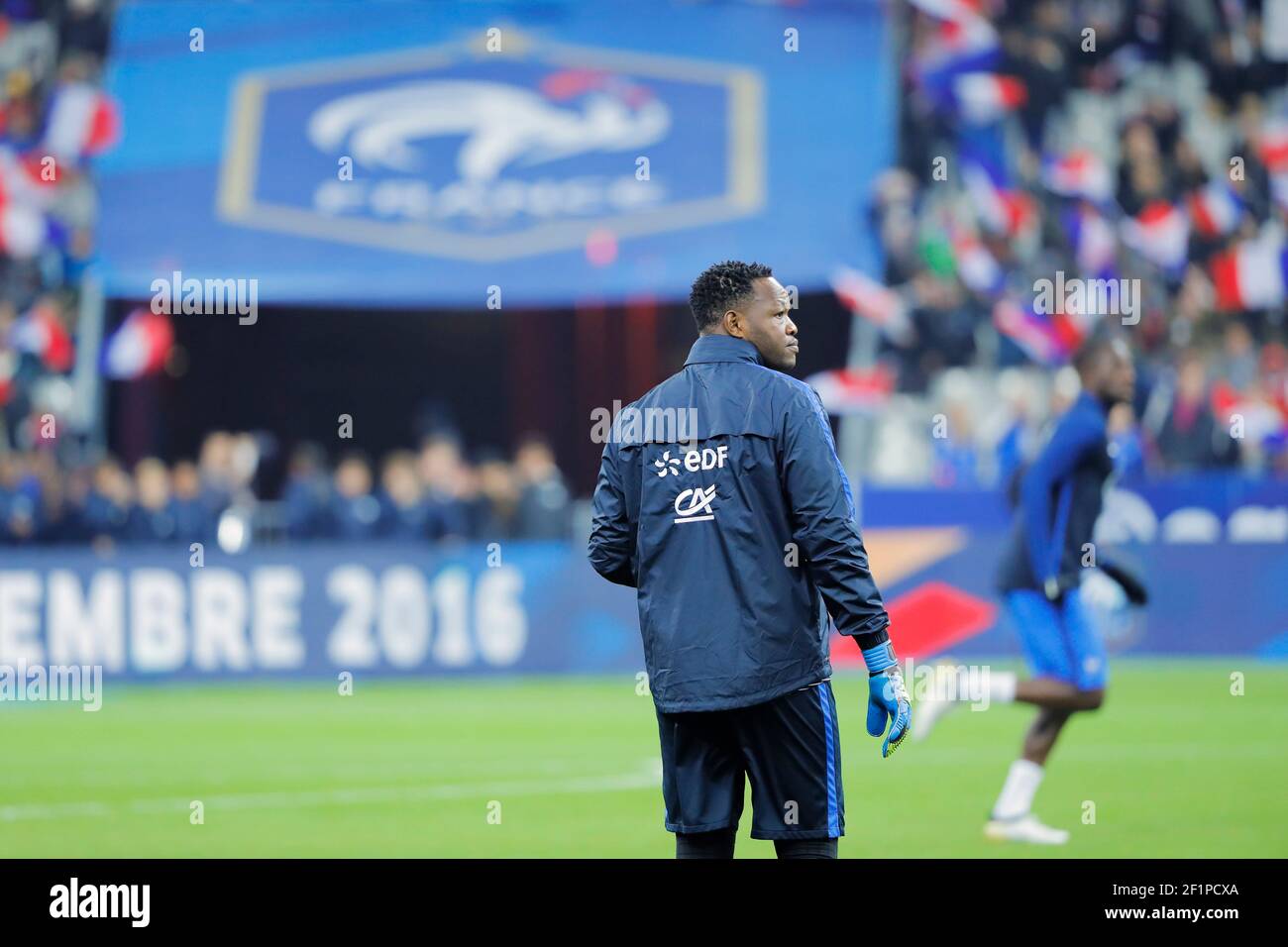 Steve Mandanda (FRA) at warm up during the FIFA World Cup 2018 qualifying Group A football match between France and Sweden on November 11, 2016 at Stade de France in Saint Denis, France - Photo Stephane Allaman / DPPI Stock Photo