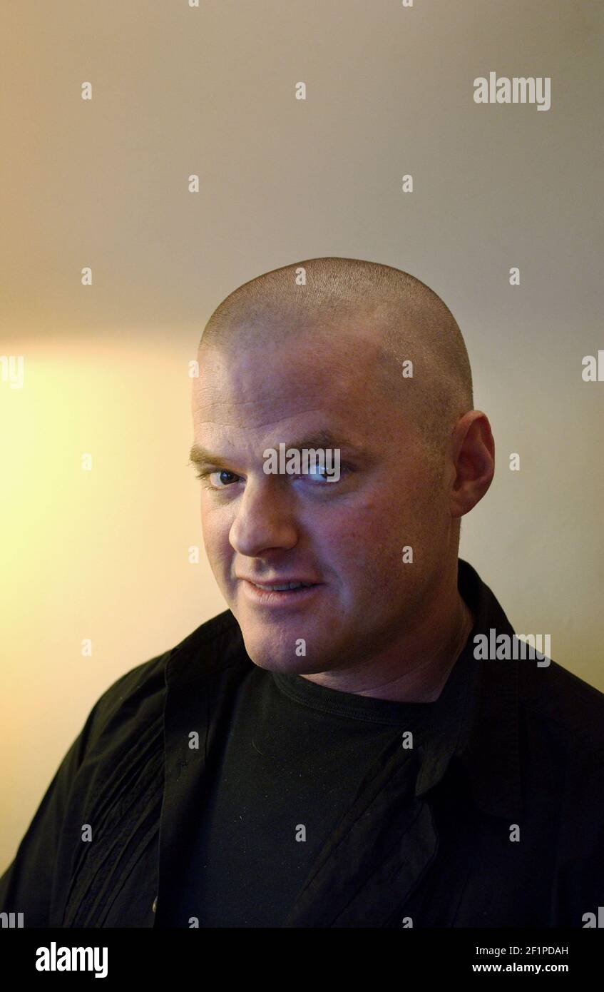 HESTON BLUMENTHAL AT HOME IN MARLOW. 6/1/05 TOM PILSTON Stock Photo Alamy