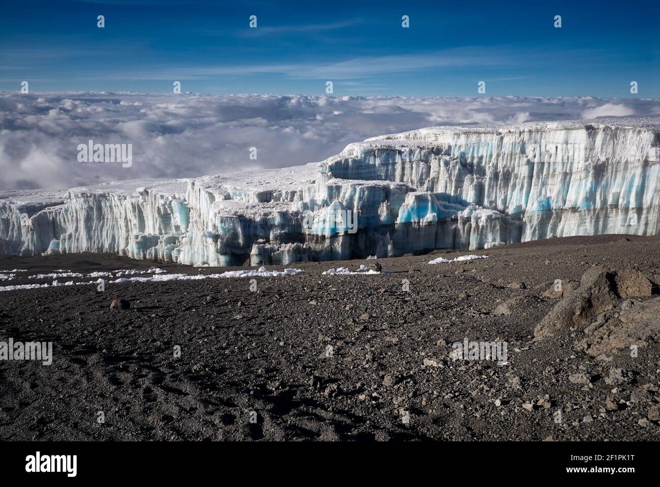 Decken glacier on summit of Mount Kilimanjaro, Uhuru Peak,Tanzania, Africa  Blick auf den DECKENGLETSCHER, Gletscher auf dem Kilimanjaro, UHURU PEAK,T Stock Photo